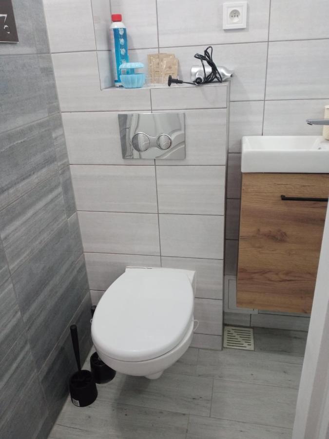 Uroczy Apartament Cracovia Esterno foto